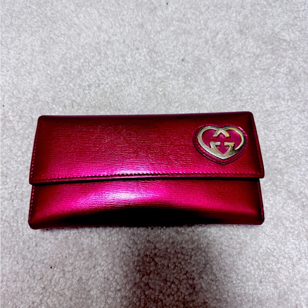 Gucci long wallet . Limited edition valentines red wallet